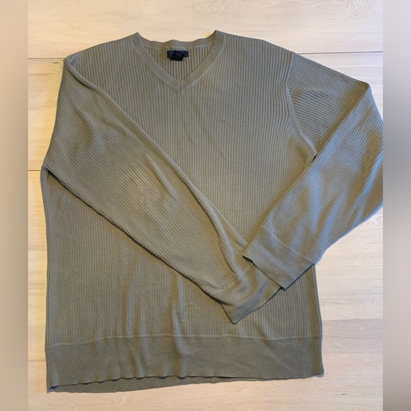 Retro Gap Men’s V-Neck Sweater - Picture 2 of 2